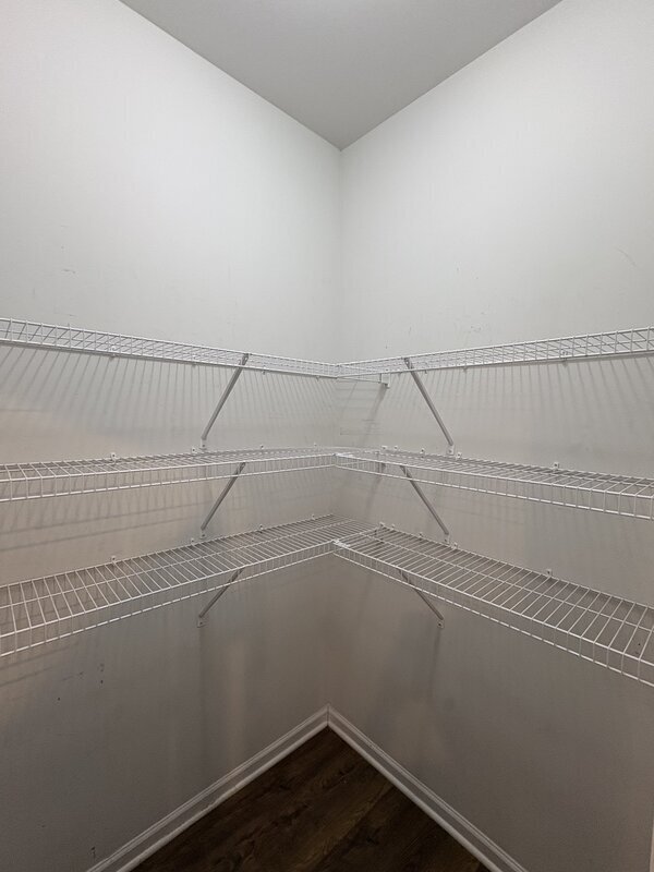 Building Photo - 407 Lakemont Dr