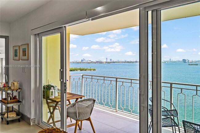 Building Photo - 11111 Biscayne Blvd