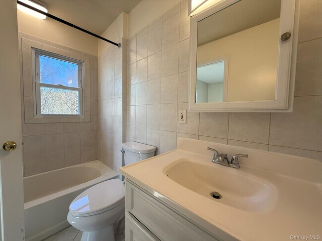 Building Photo - 51 Schneider Ave