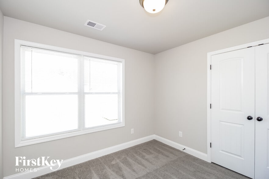 Building Photo - 55 Cranbrooke Ln