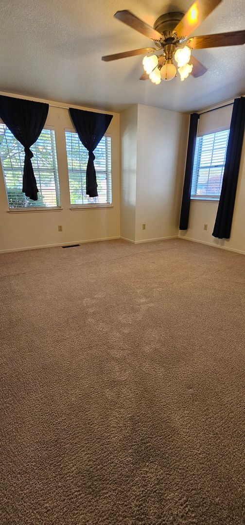 Building Photo - 2bd/2ba/1car garage downstairs condo