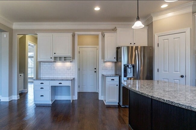 Building Photo - 8273 Middlewick Ln