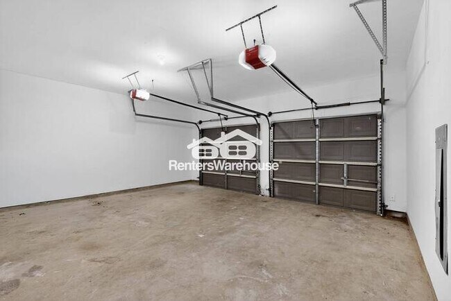 Building Photo - MOVE IN READY Denton Home