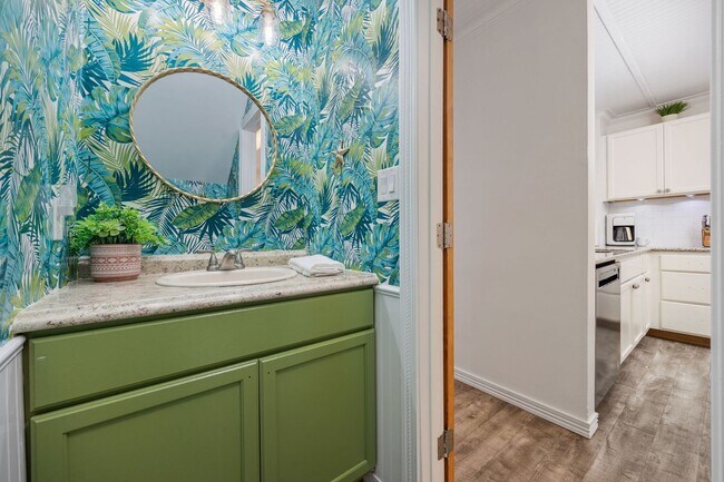 Building Photo - All Inclusive Seasonal Rental Available Oc...