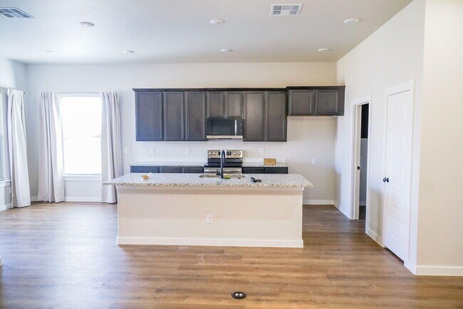 Building Photo - 2916 Corpus Ave