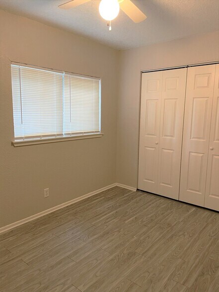 Building Photo - 10910 Baltic Dr