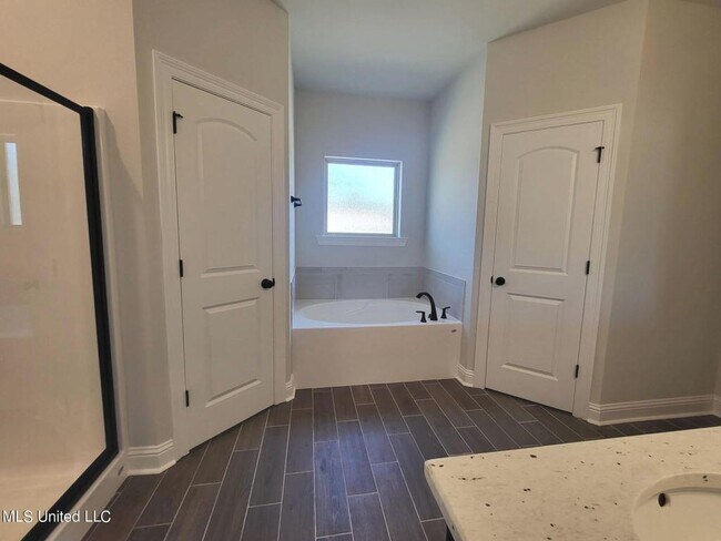 Building Photo - 860 Leeward Dr