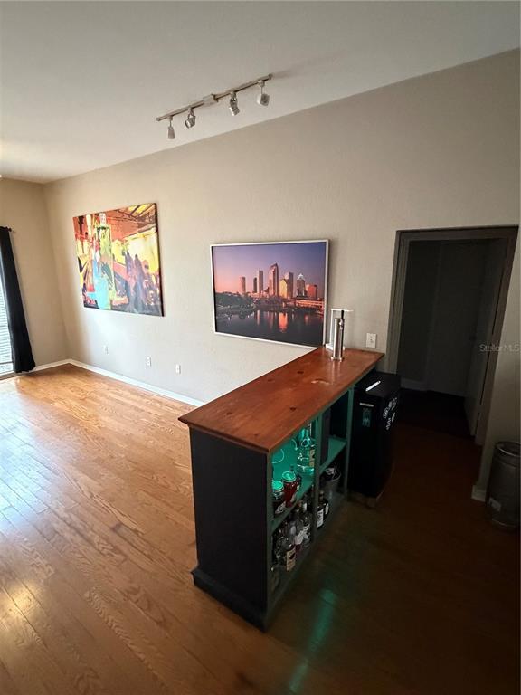 Building Photo - 402 S Armenia Ave