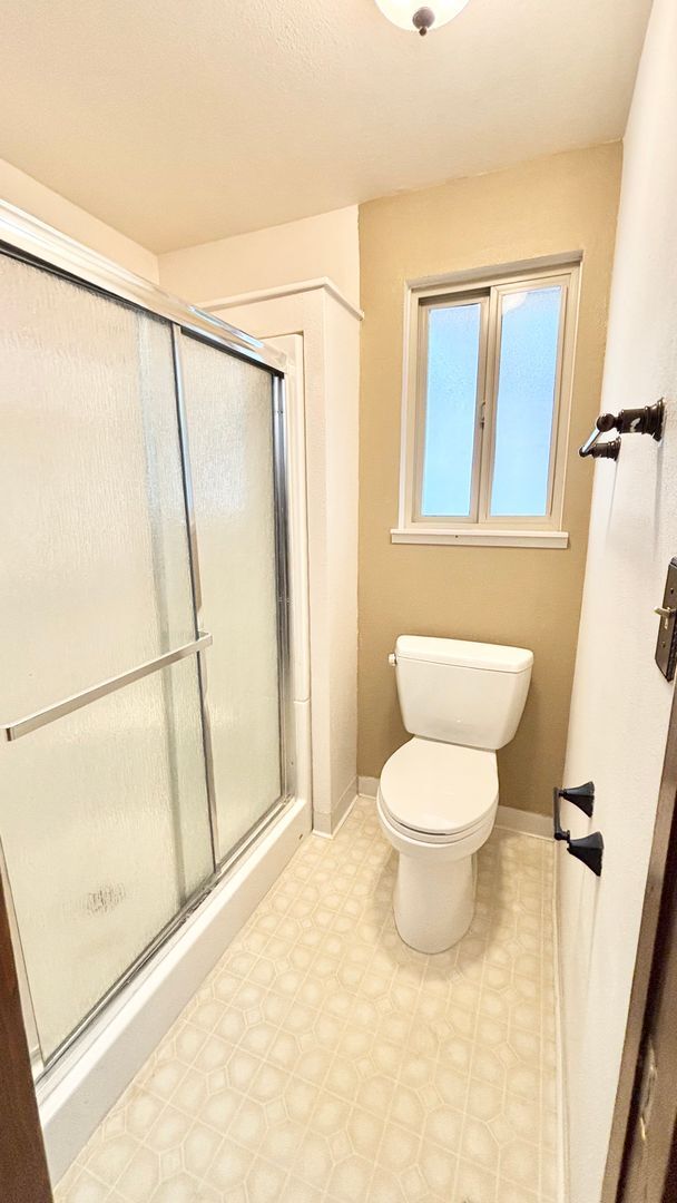 Building Photo - Now Offering Half Month Free! Charming 2BD...