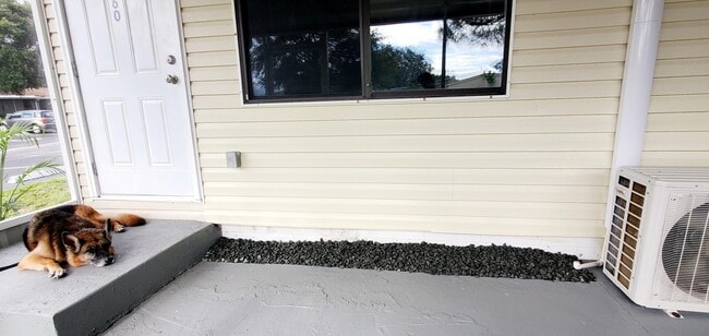 Building Photo - 560 7th Pl