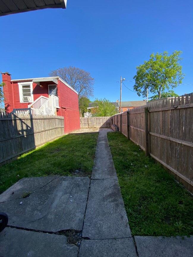 Building Photo - Spacious 3 BR /1 Ba Home in Lancaster City