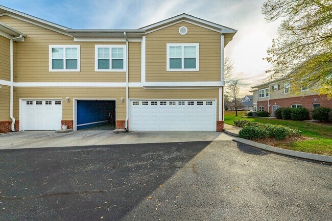 Building Photo - 6105 Regency Ct