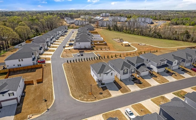Building Photo - Modern 3 Bedroom Home Available October 1s...