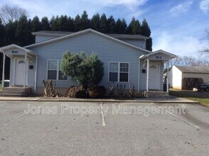Building Photo - 810 Pine St