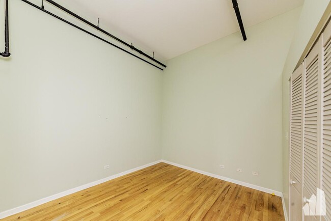 Building Photo - 1 bedroom in Chicago IL 60647