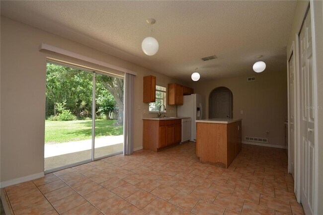 Building Photo - 47 Buttermill Dr