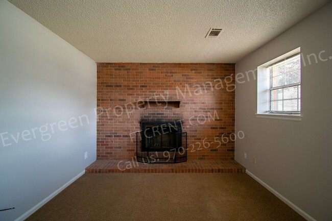 Building Photo - Charming 3 Bedroom House in a Great Location!