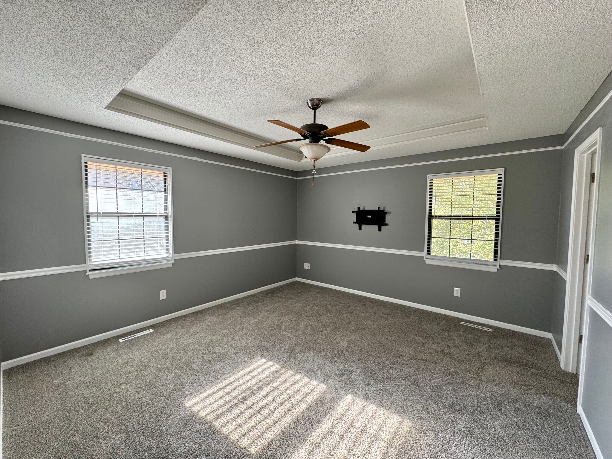 Building Photo - 1412 SW Highland Dr