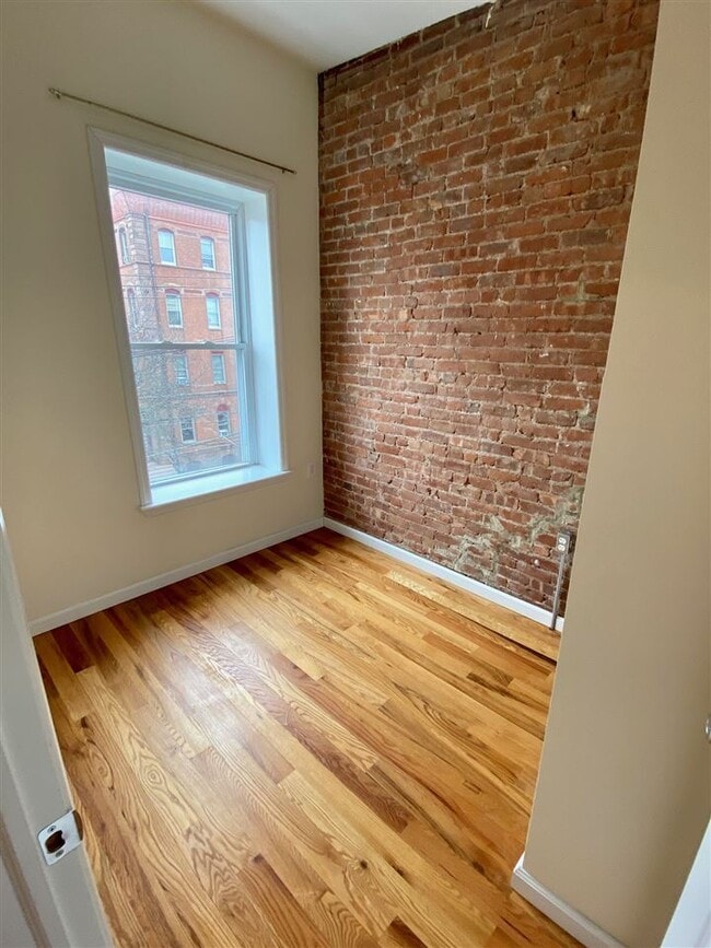 Building Photo - 149 Grand St