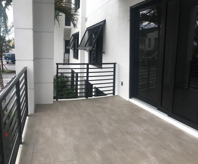 Building Photo - 1111 Central Ave