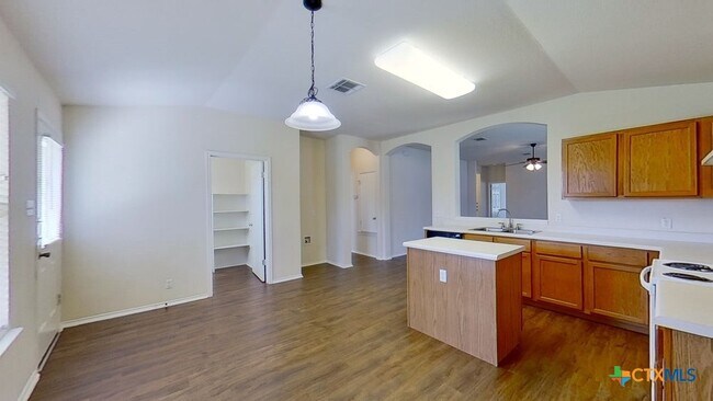 Building Photo - 1013 W South St