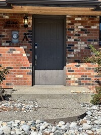 Building Photo - 1826 Rocklund Dr