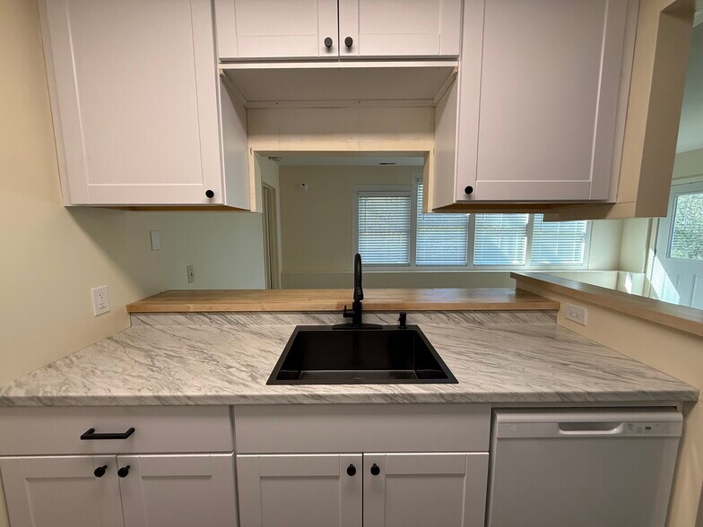 Building Photo - 1479 Slaterville Rd