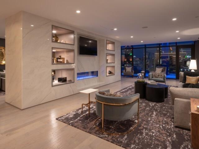 Building Photo - 1400 W Peachtree St NW