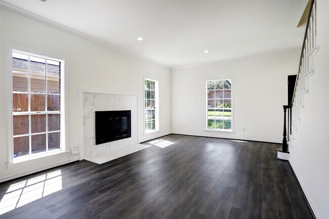 Building Photo - 12818 Chamberlain Dr