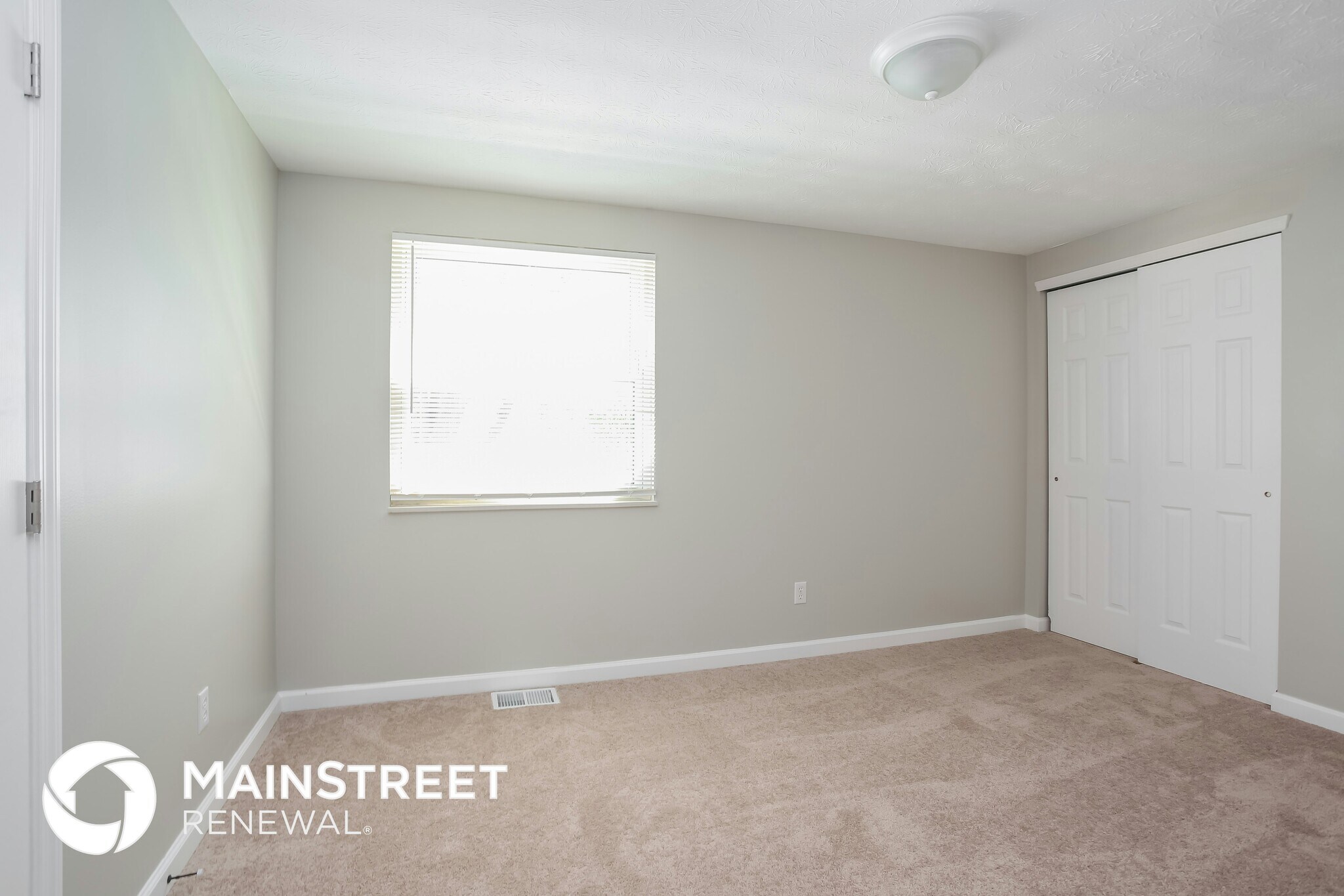 Building Photo - 1372 Hilton Dr