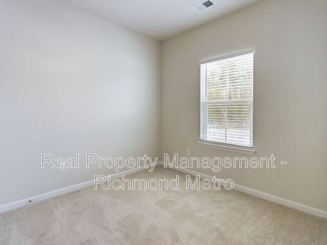 Building Photo - 2031 Turtle Pkwy