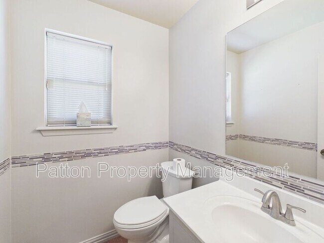 Building Photo - 6810 Montague Dr