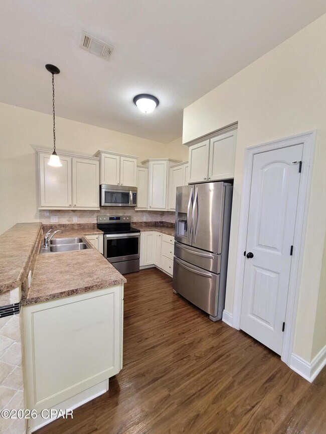 Building Photo - 7218 Quail Hollow Dr