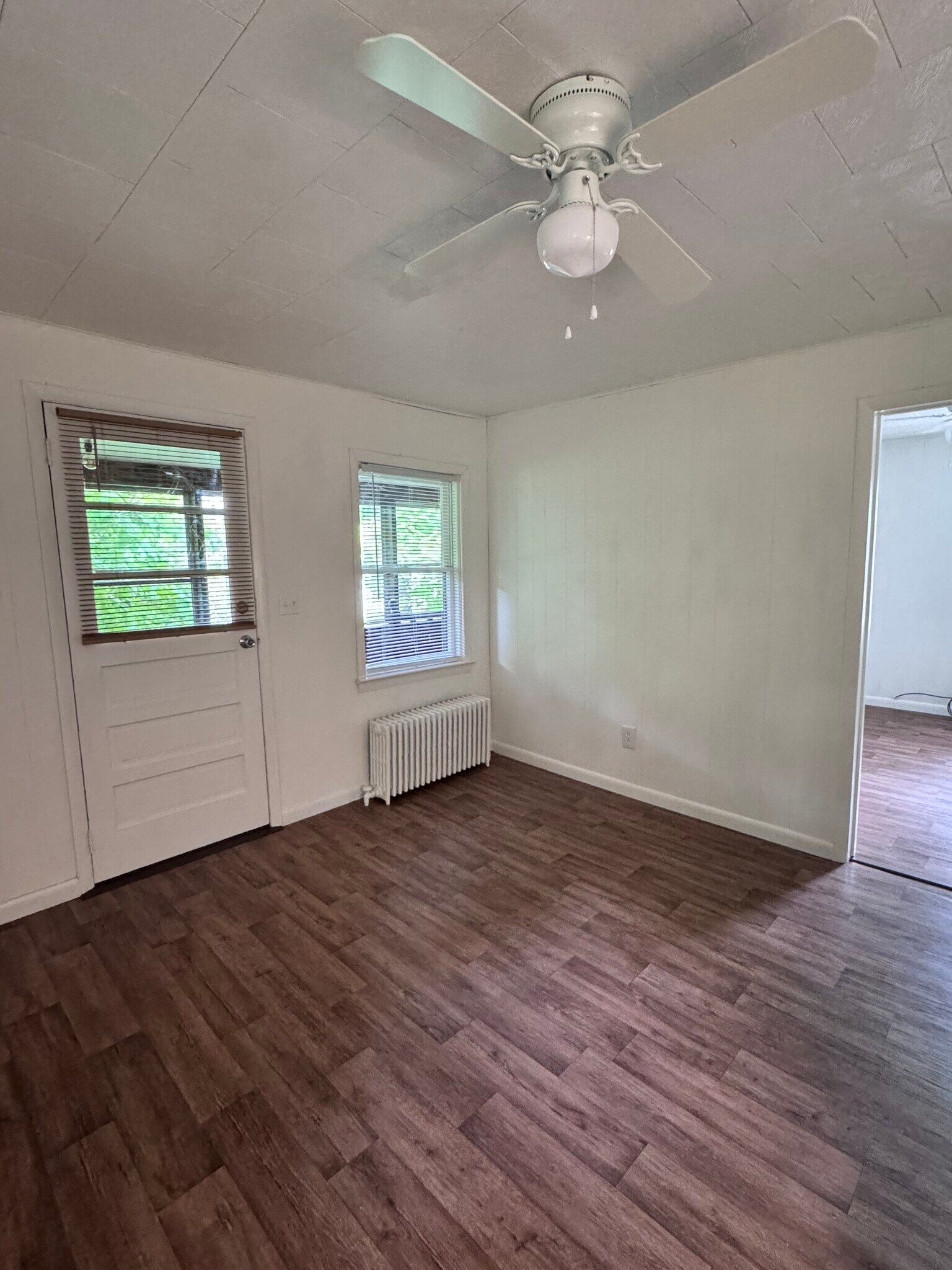 Building Photo - 204 Maple Ave