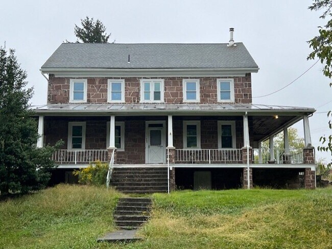 Primary Photo - $1,500 Farmhouse Etters for Rent 4 bedroom...