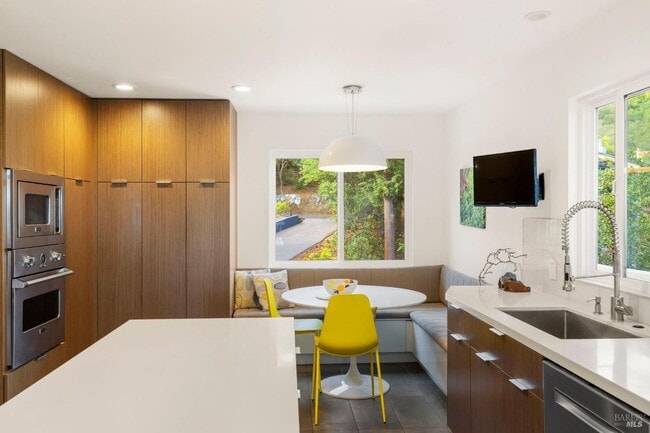 Building Photo - 48 Junipero Serra Ave