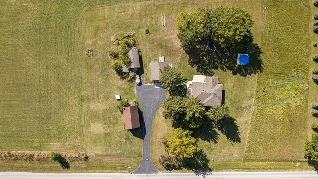 Building Photo - 1352 Smith Rd