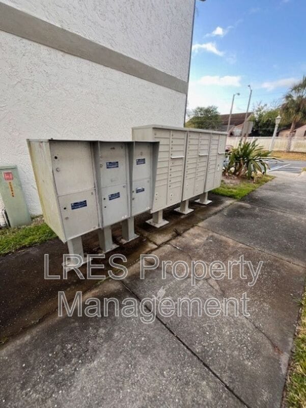 Building Photo - 3651 N Goldenrod Rd