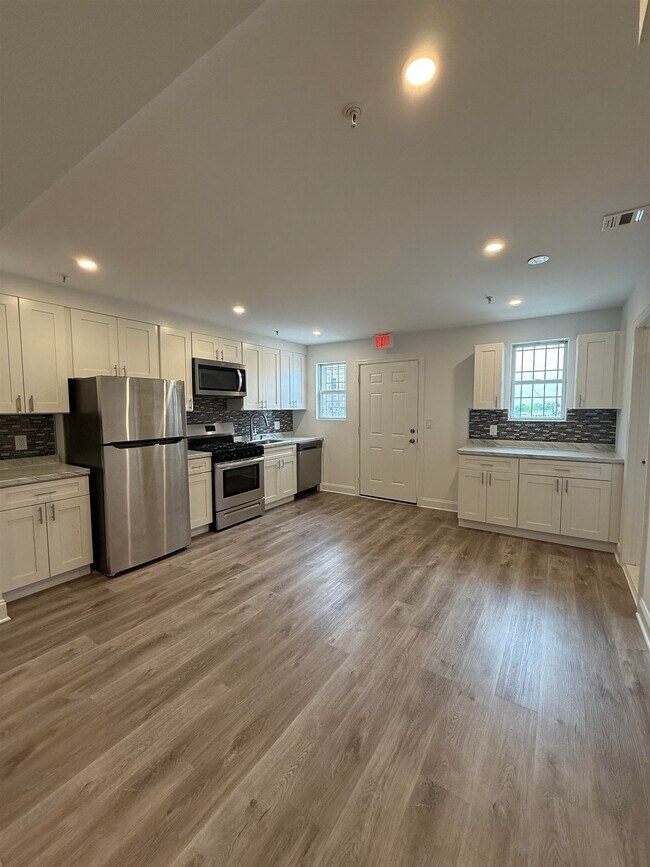 Building Photo - 4915 Bergenline Ave