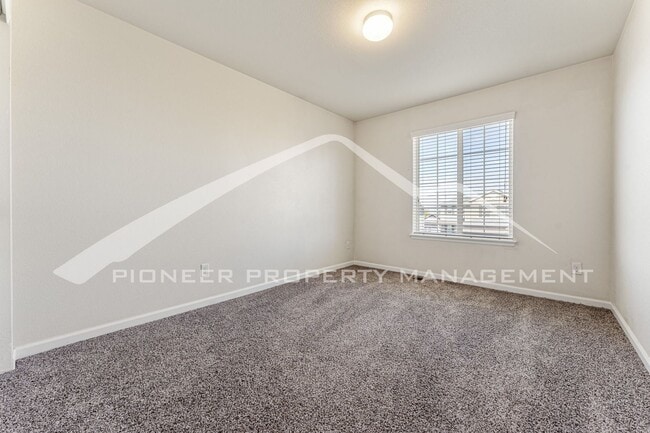 Building Photo - Spacious Home with Fenced Yard and Central AC