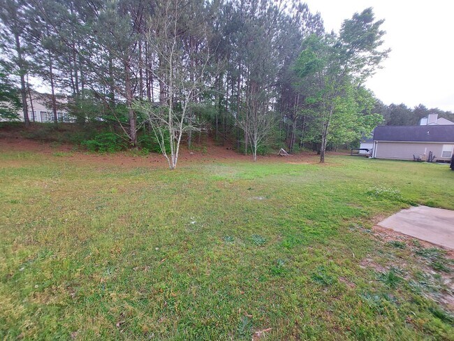Building Photo - Beautiful 3BR/2.5BA Home in Scenic Lake Community Lithonia, GA