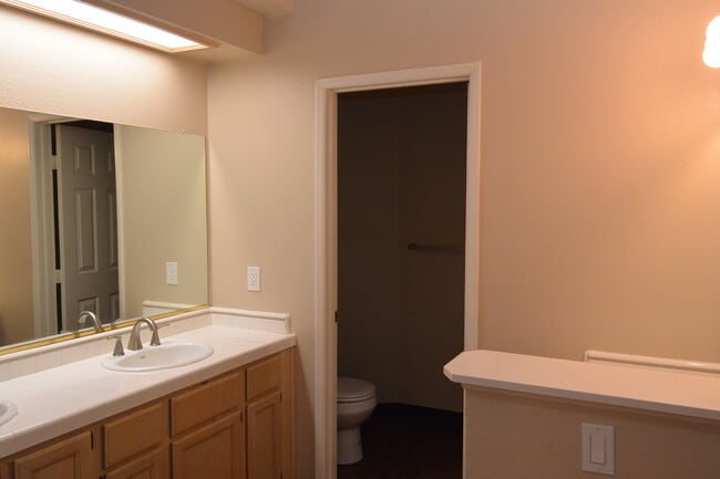 Building Photo - 1035 S Tracy St