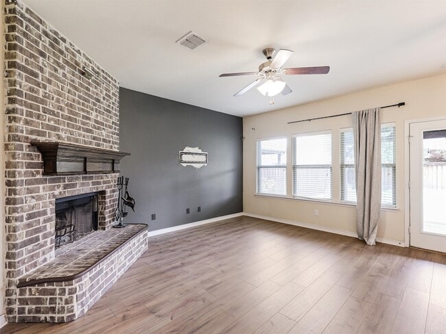 Building Photo - 11305 Amistad Dr
