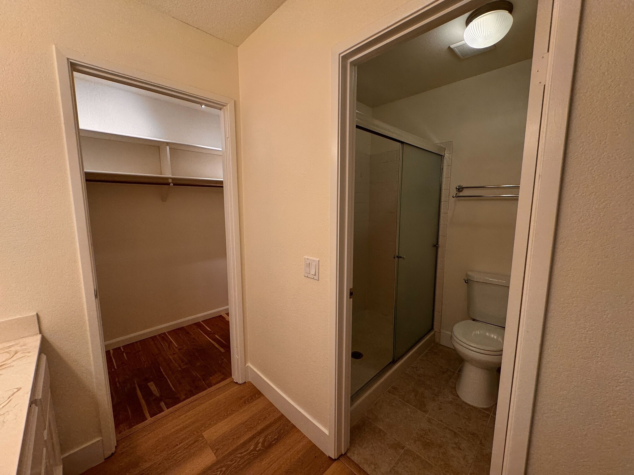 Master Bath - 11049 Autumnwind Ln