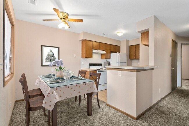 Building Photo - 1304 Crosswinds Ct