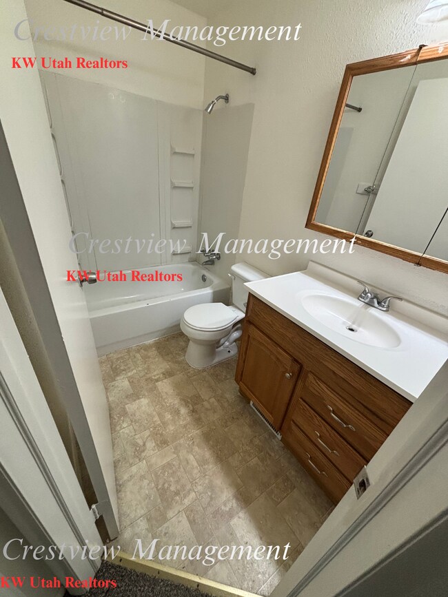 Building Photo - Tanner Duplex