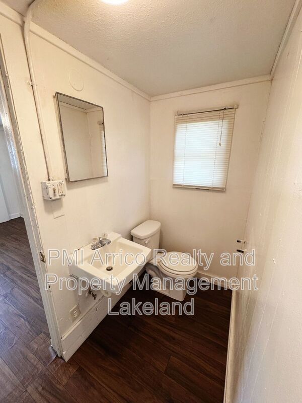 Building Photo - 5608 Old Rd 37