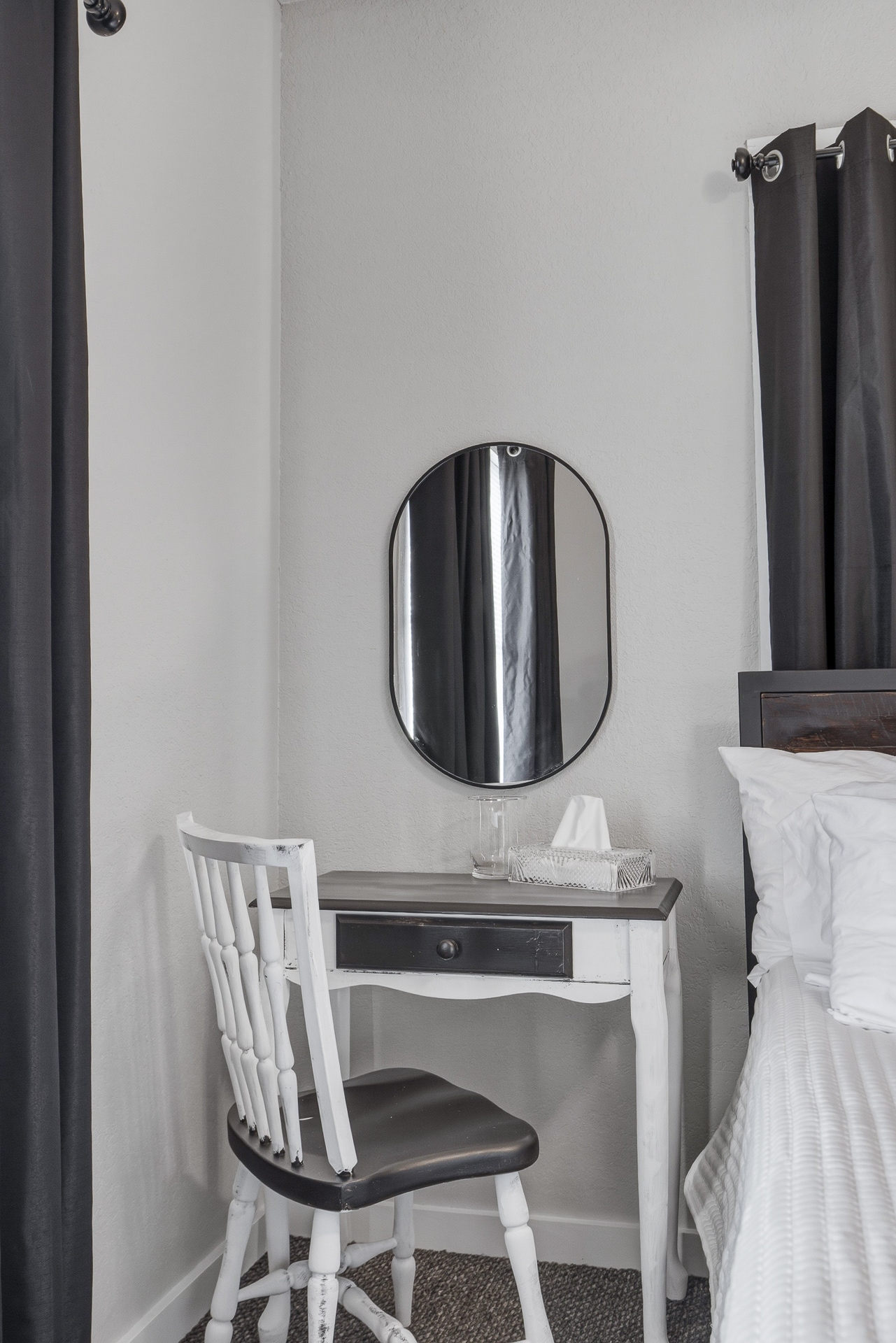 Building Photo - 701 Pine St