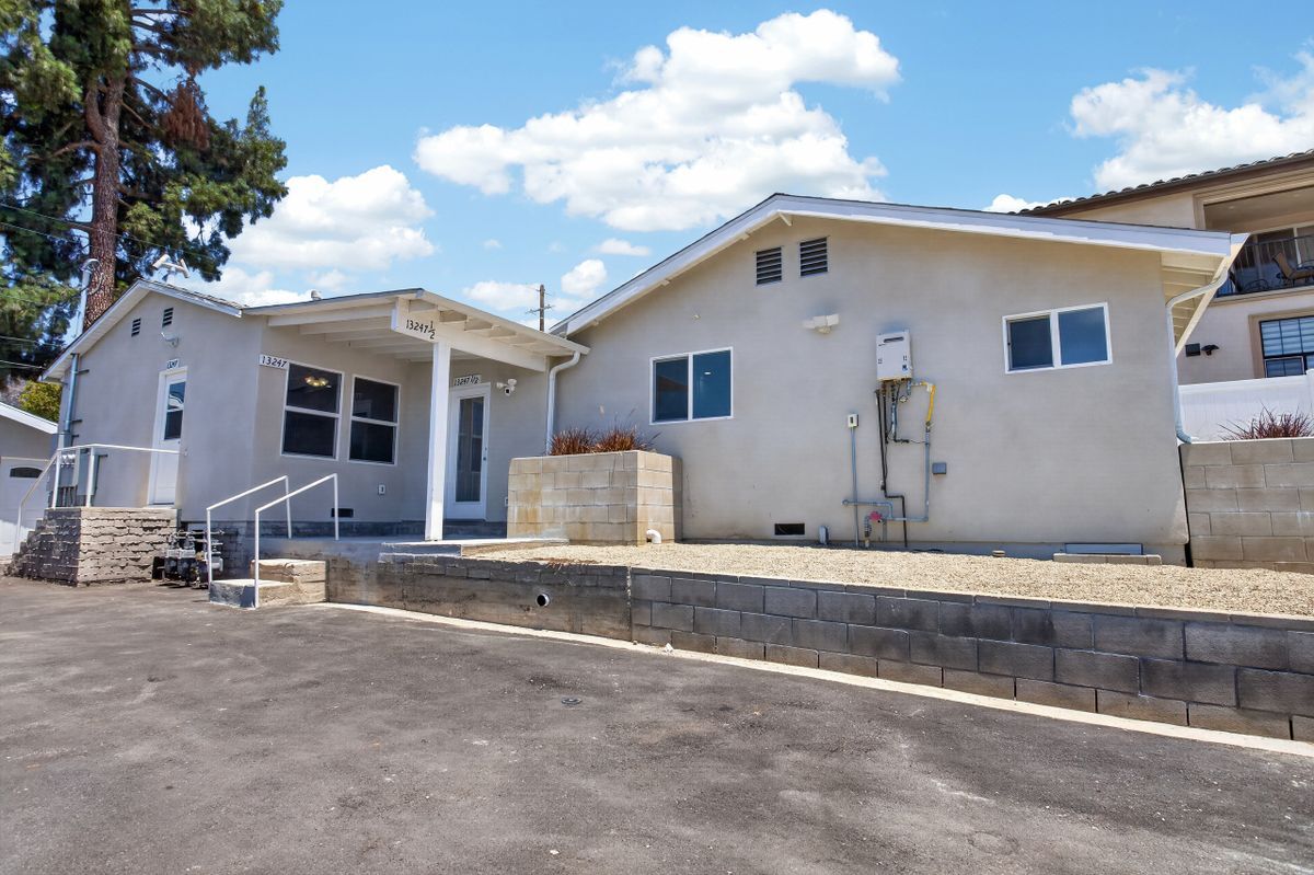 Building Photo - 13247 1/2 Raven Street