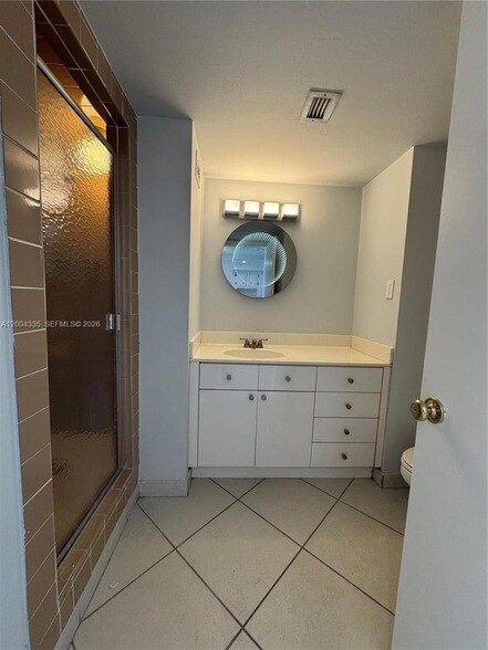 Building Photo - 18041 Biscayne Blvd